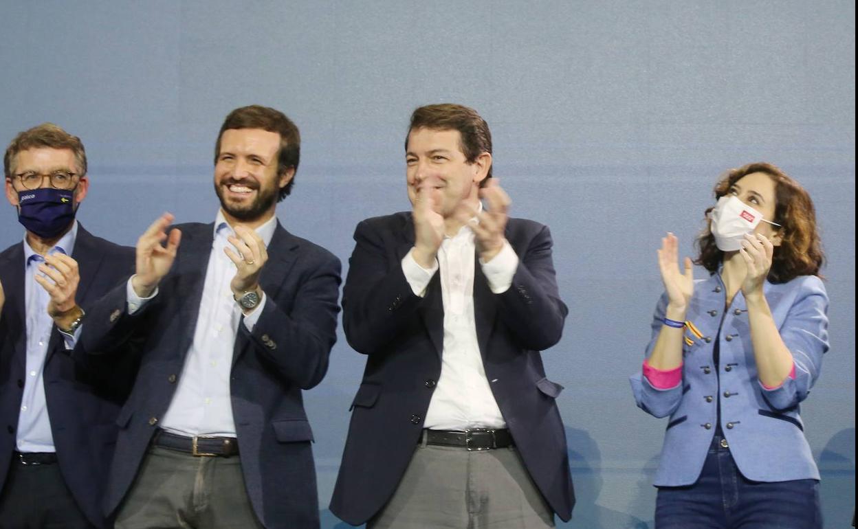 Alfonso Fernández Mañueco junto al presidente del PP, Pablo Casado, y los barones de Madrid y Galicia.