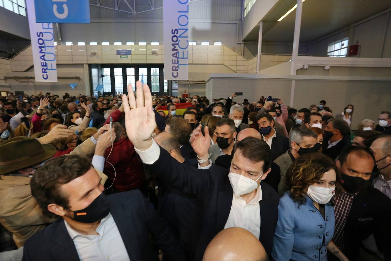 Fotos: El candidato del Partido Popular a la Presidencia de la Junta, Alfonso Fernández Mañueco, participa en un acto público en Valladolid con los presidentes autonómicos del PP