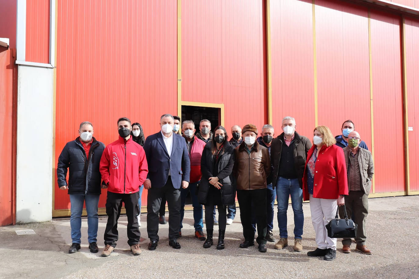 Fotos: Visita de la cabeza de lista de la candidatura socialista a las Cortes, Nuria Rubio, a RMC Motorsport