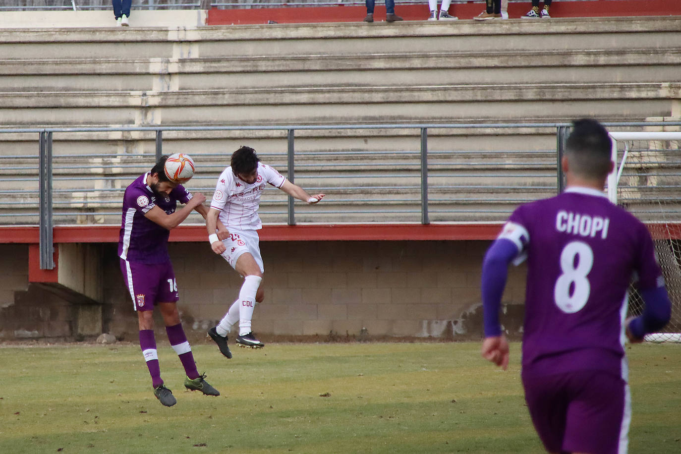 El objetivo del ascenso directo se complica para los de Isra Martínez tras sumar un empate ante el Palencia.