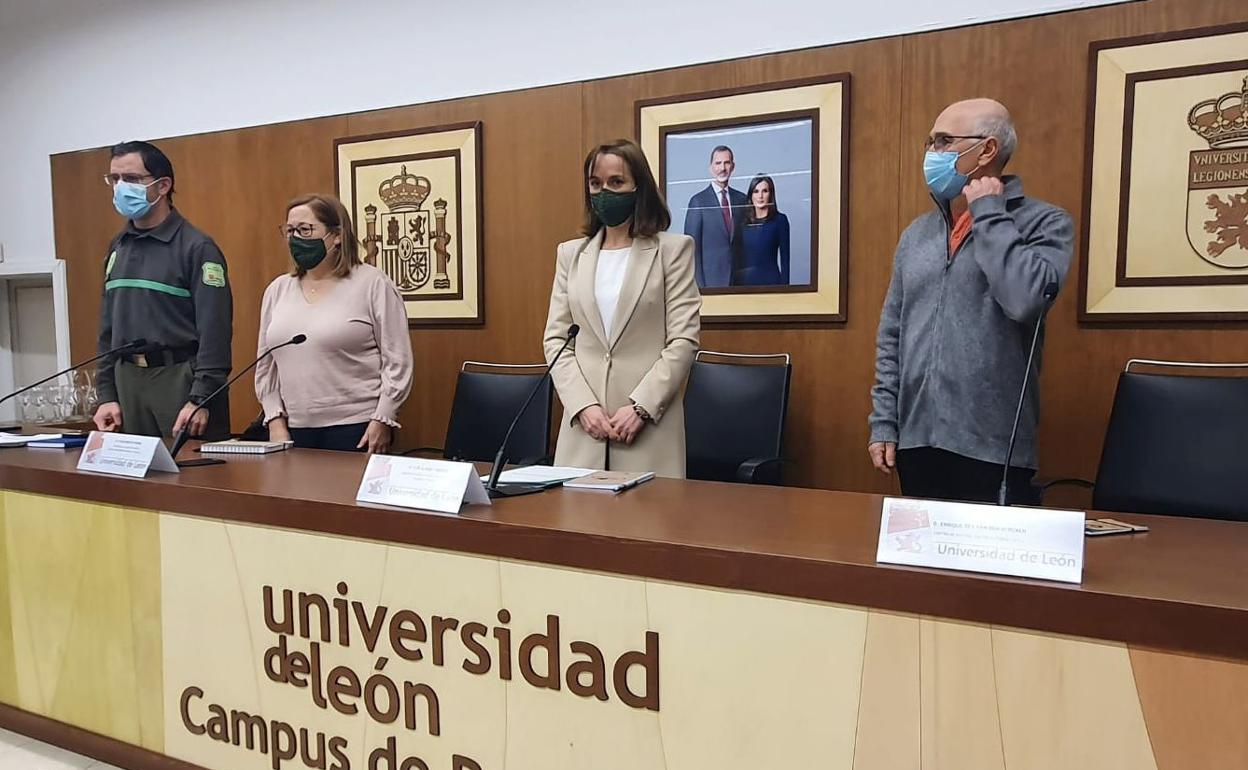 UN instante de la presentación de la campaña contra el fuego en Ponferrada. 