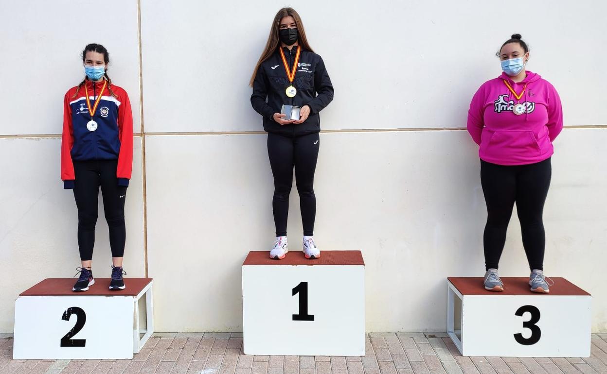 Rocío García dominó la liga de lanzamiento de martillo.