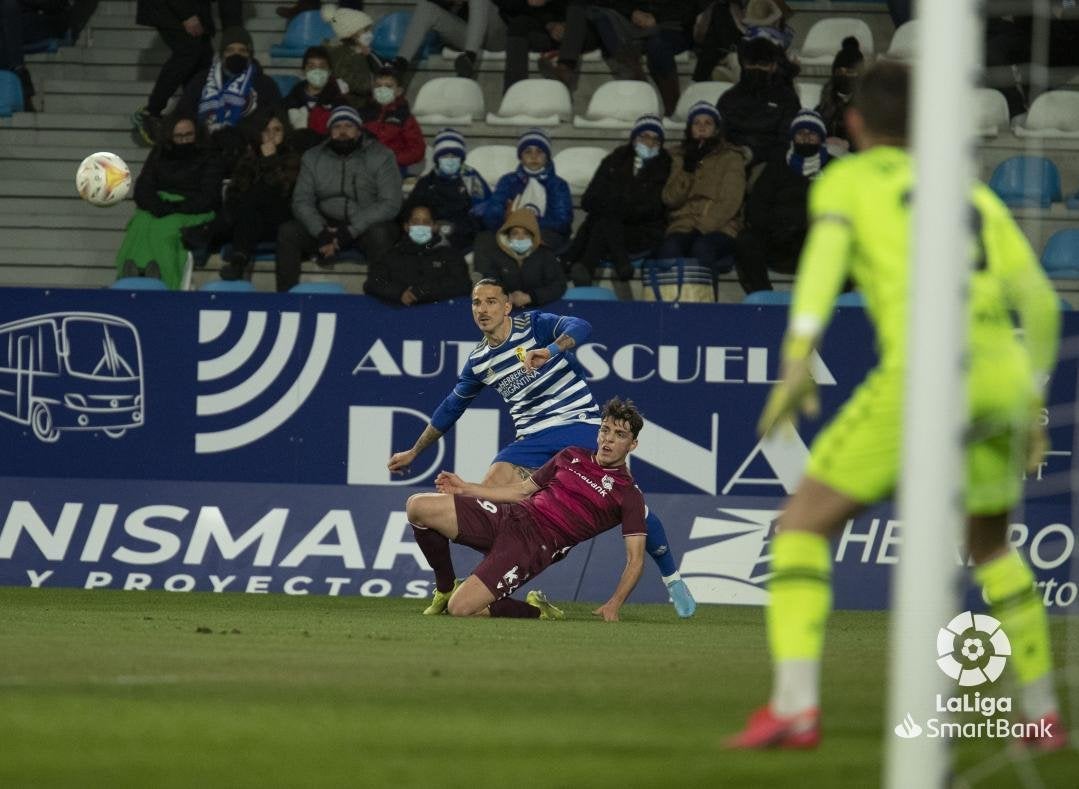 La Ponferradina suma los tres puntos ante el equipo de Xabi Alonso.