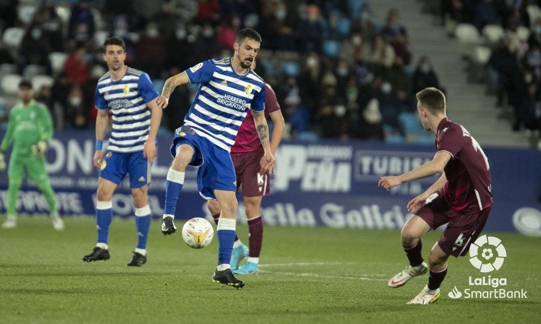 La Ponferradina suma los tres puntos ante el equipo de Xabi Alonso.