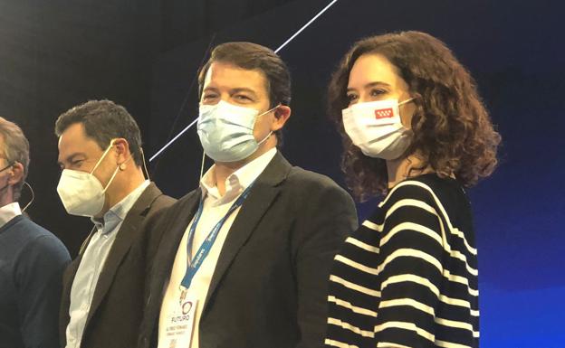 Alfonso Fernándz Mañueco e Isabel Díaz Ayuso en el congreso celebrado en León.