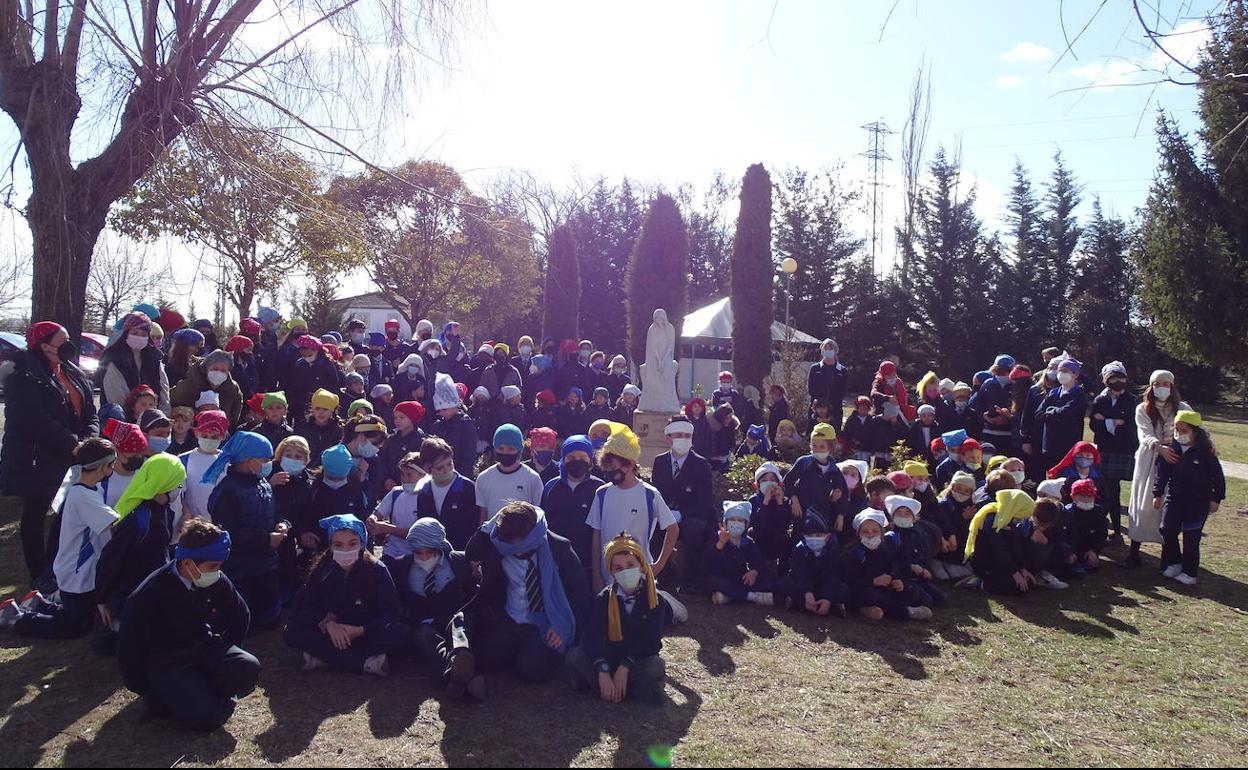Lectura del manifiesto por el Día contra el Cáncer Infantil en el Peñacorada.