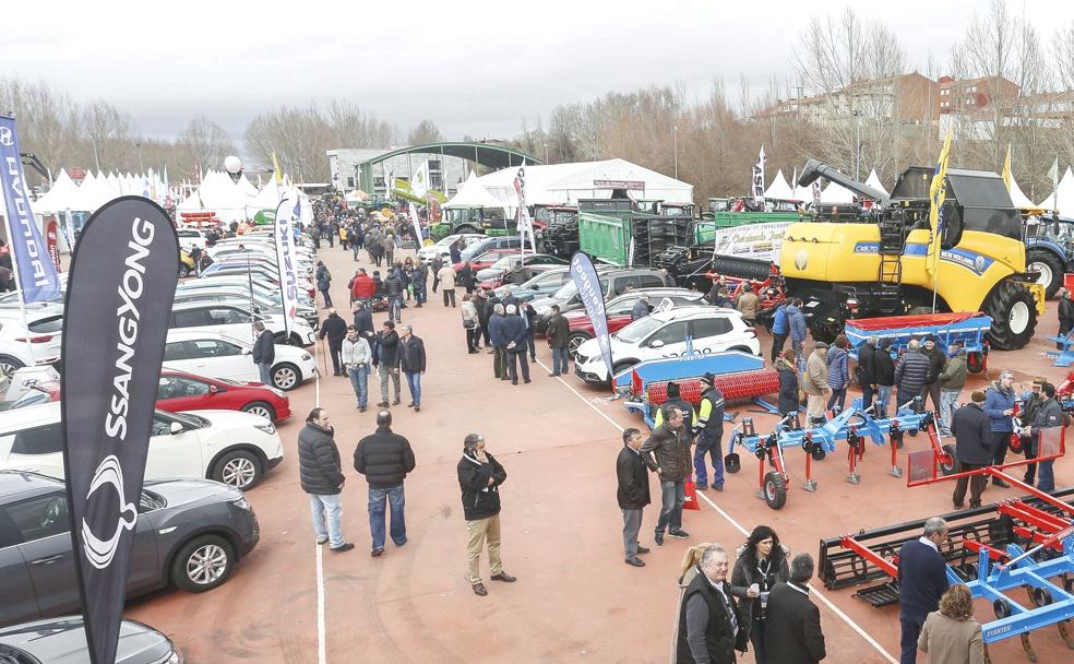 La Feria de Febrero de Valencia de Don Juan preparada para volver a la normalidad después de que se tuviera que suspender en el año 2021 debido a la pandemia.