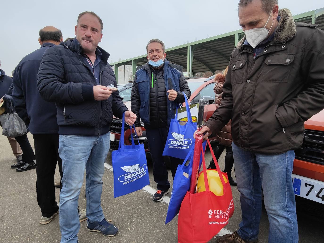 Valencia de Don Juan inaugura su tradicional Feria de Febrero. En su edición 101, este evento cuenta con más de 130 expositores divididos en dos espacios, uno en el tradicional complejo La Isla en el que se ubica la maquinaria agrícola y servicios relacionados con el sector primario y la exposición de vehículos y, el segundo, la Plaza Mayor que acoge un gran carpa para albergar stands de alimentación así como de multiservicios. 
