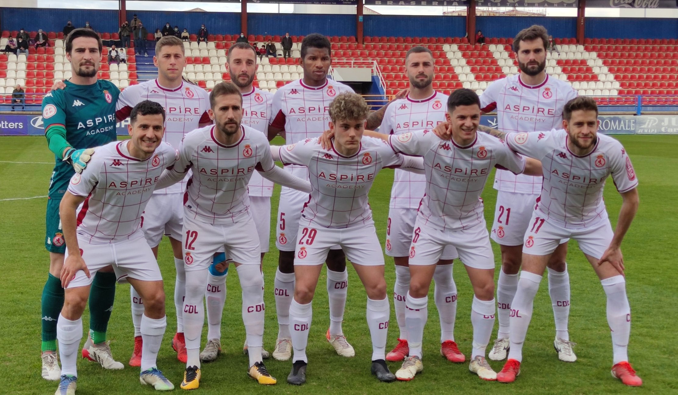 El conjunto leonés suma el triunfo ante el Extremadura por 1-3