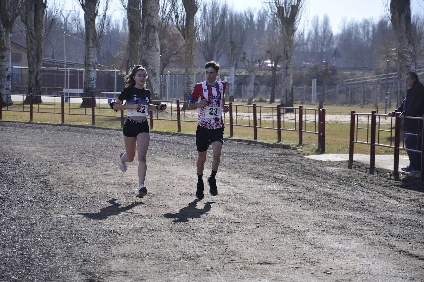 Raquel Fernández y Daniel Alonso vencen en el I Cross de Feria