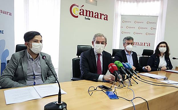 Galería. Presentación en la Cámara de Comercio de las oficinas de Subvenciones y Acelera Pyme.