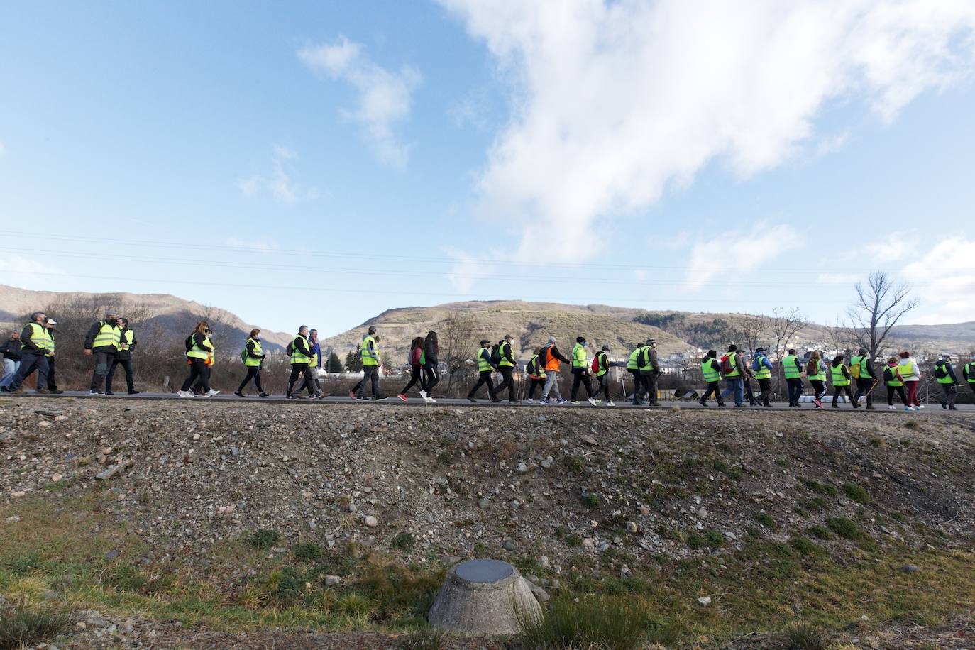 Primera etapa de la marcha en defensa de la sanidad pública Laciana-Bierzo (Villablino-Ponferrada).