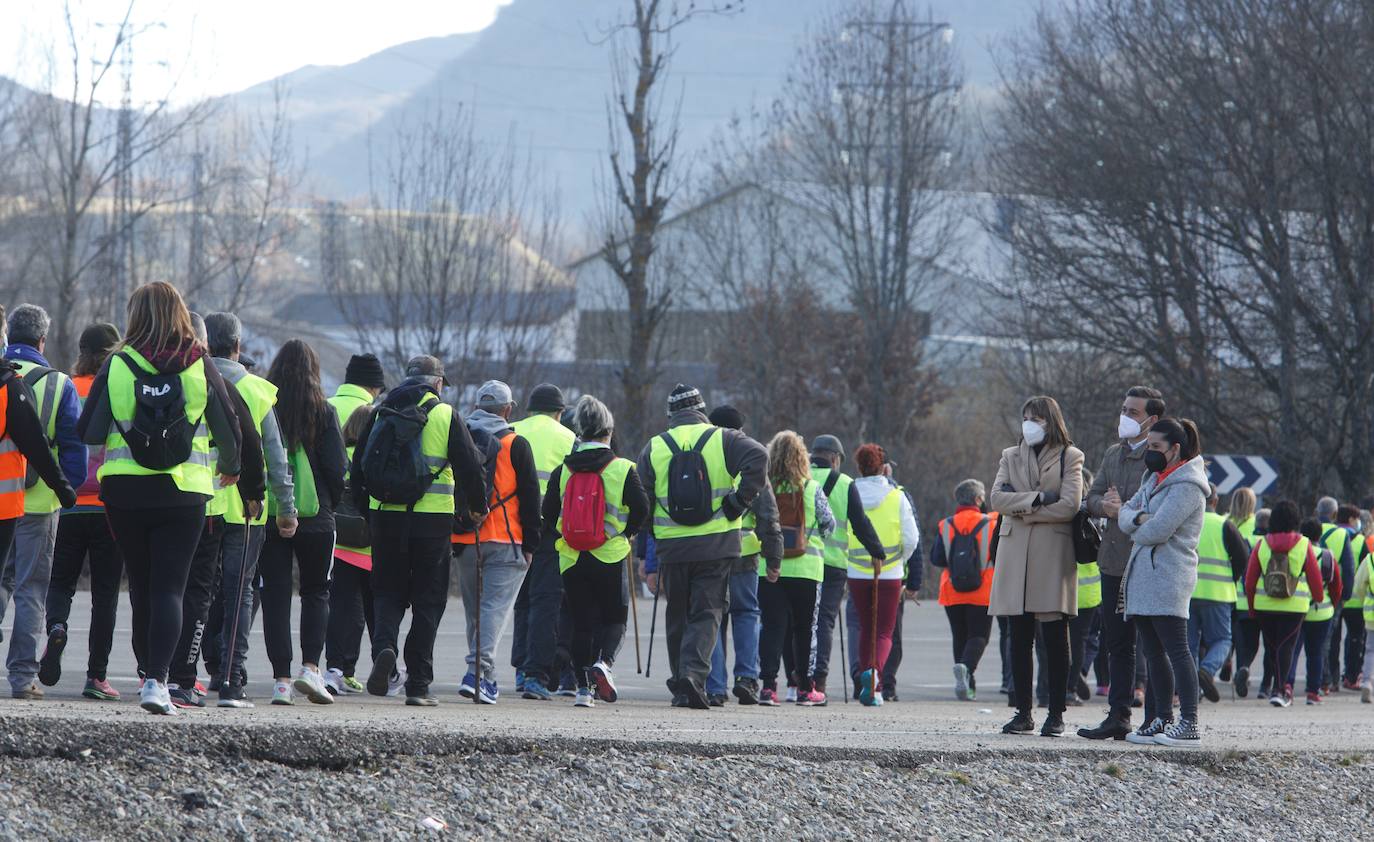 Primera etapa de la marcha en defensa de la sanidad pública Laciana-Bierzo (Villablino-Ponferrada).