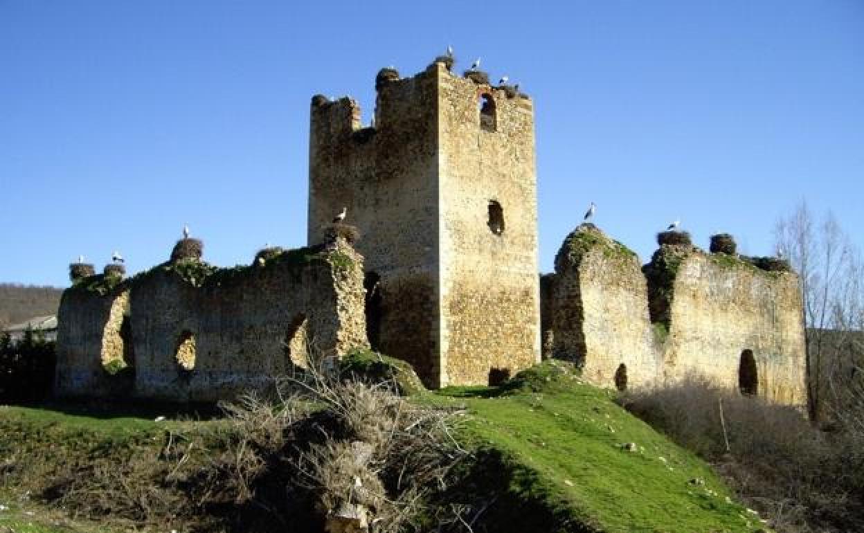 El castillo de Villapadierna ya cuenta ocn la aprobació nde Patrimonio para restaurar sus muros.