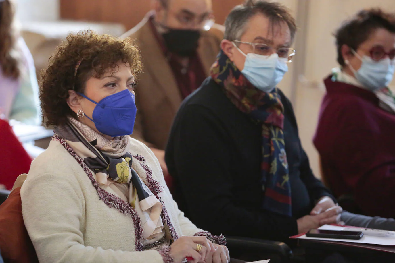 La secretaria de Salud Laboral y Medio Ambiente de UGT Castilla y León, María Fe Muñiz y el secretario ejecutivo de UGT-León, Enrique Reguero, participan en la jornada 'Los riesgos psicosociales: la otra pandemia oculta'.