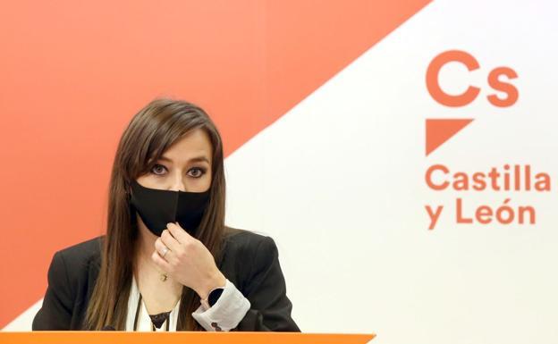 Gemma Villarroel, portavoz de Ciudadanos en el Ayuntamiento de León, se muesta con «escepticismo» ante el proyecto de soterramiento de La Granja. 