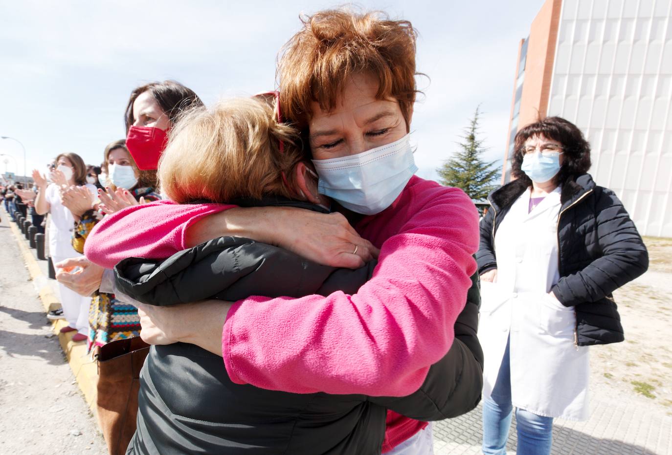 La marcha blanca avanza en su camino a Ponferrada. Los componentes de la misma remarcan la urgente necesidad de contar con medios sanitarios necesarios para atender la zona