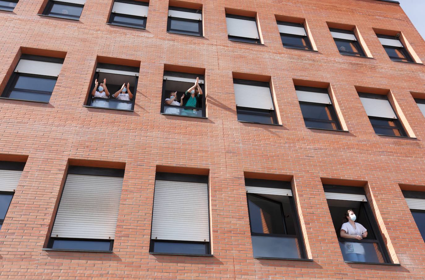 La marcha blanca avanza en su camino a Ponferrada. Los componentes de la misma remarcan la urgente necesidad de contar con medios sanitarios necesarios para atender la zona