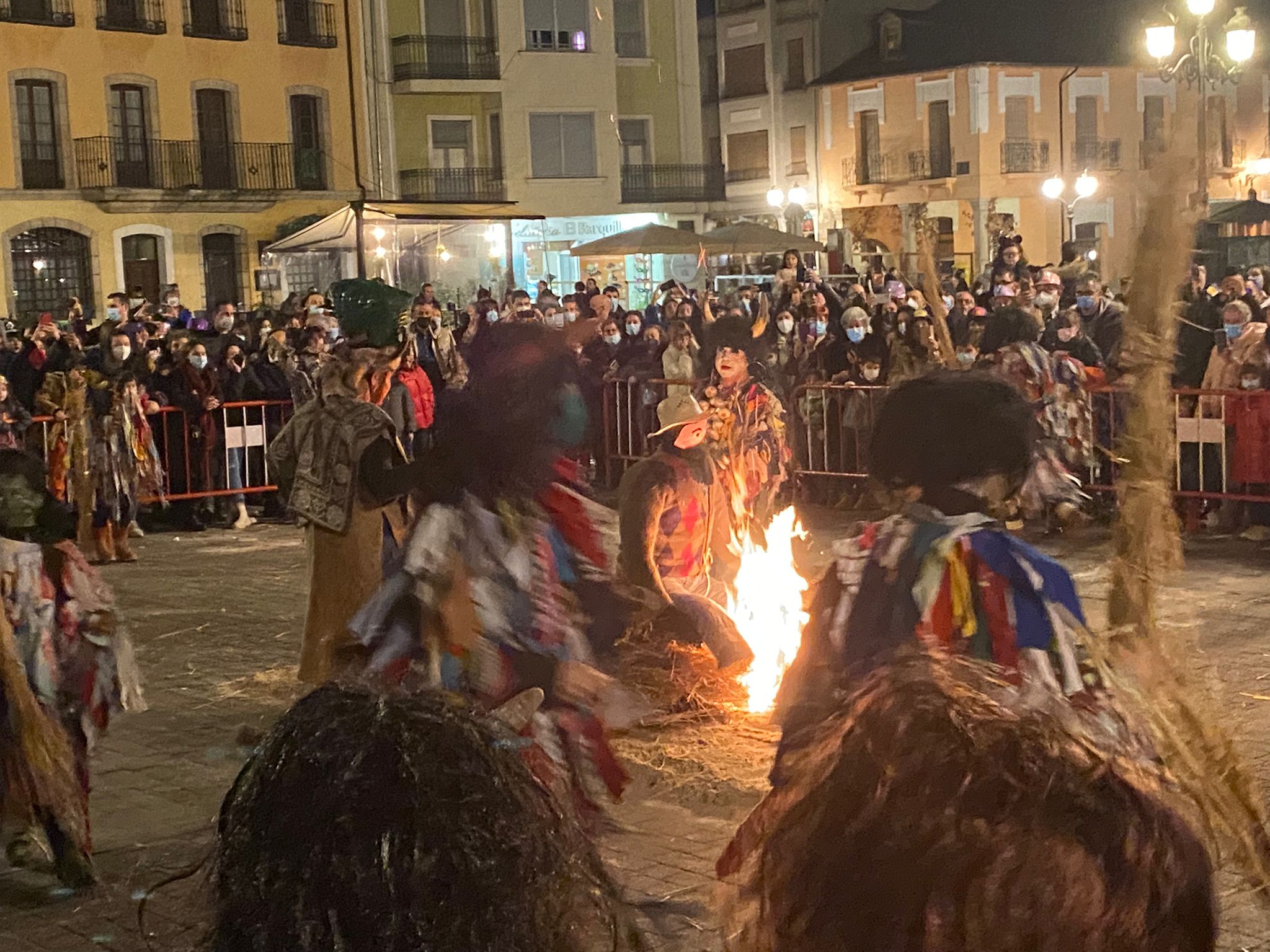 Fotos: Ponferrada se acerca al fuego del entroido