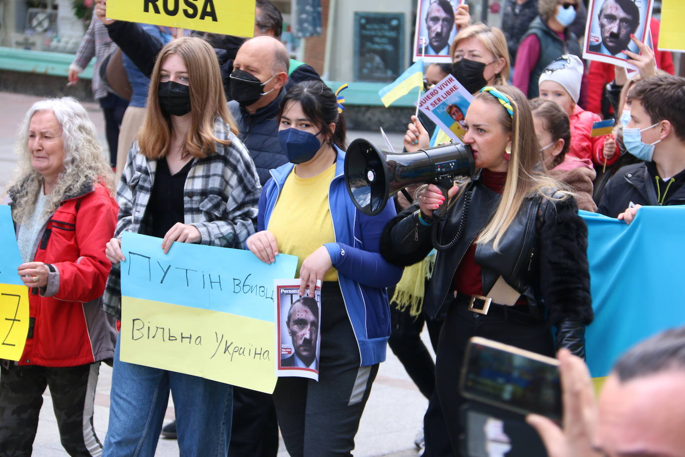 Miles de personas recorren la distancia entre Guzmán y Botines para apoyar al pueblo ucraniano en la guerra que están sufriendo a miles de kilómetros.