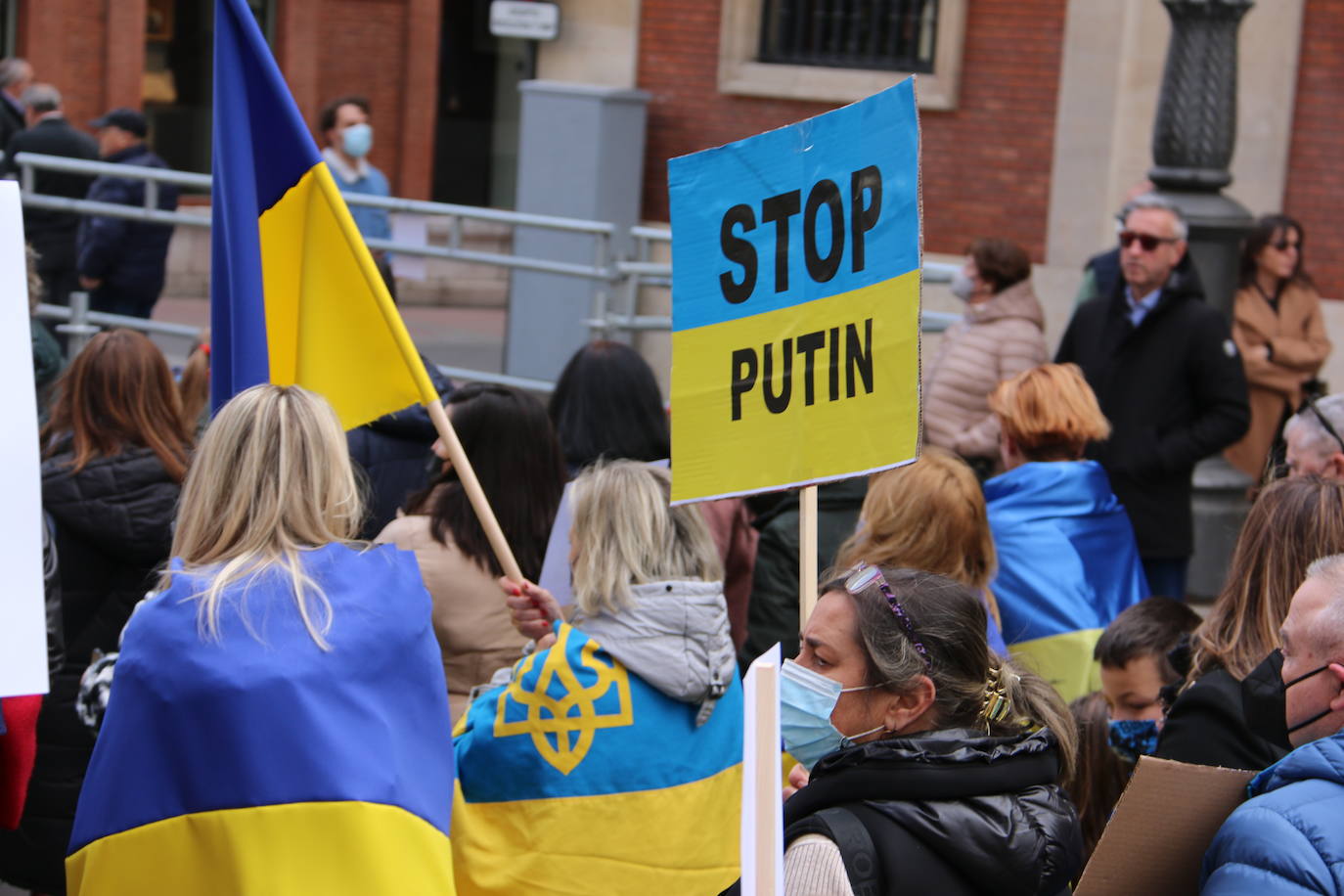 Miles de personas recorren la distancia entre Guzmán y Botines para apoyar al pueblo ucraniano en la guerra que están sufriendo a miles de kilómetros.