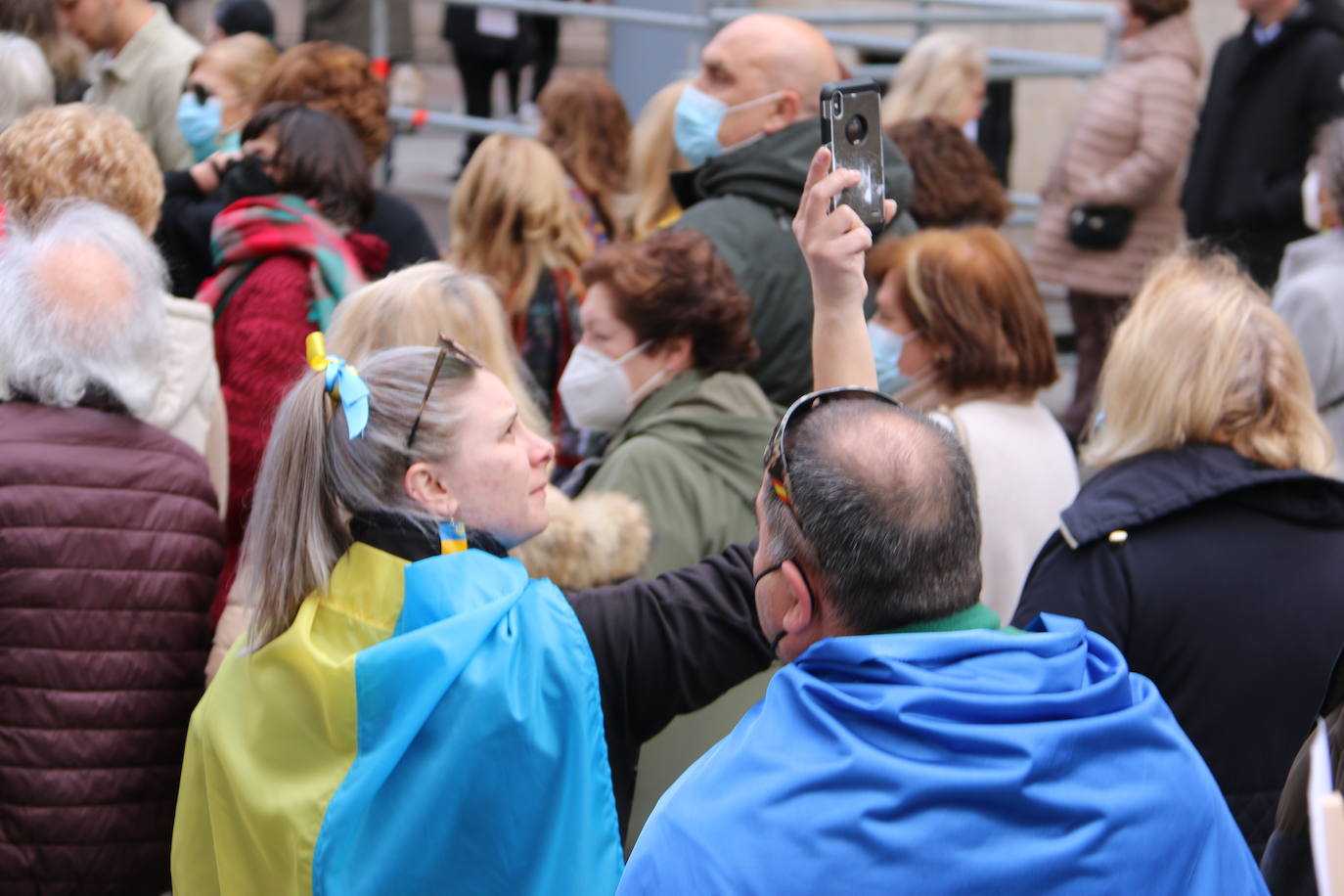 Miles de personas recorren la distancia entre Guzmán y Botines para apoyar al pueblo ucraniano en la guerra que están sufriendo a miles de kilómetros.