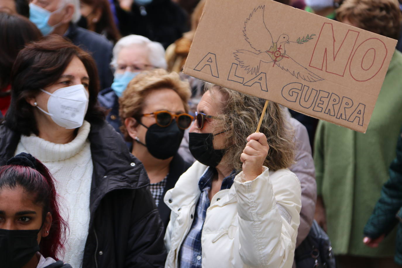 Miles de personas recorren la distancia entre Guzmán y Botines para apoyar al pueblo ucraniano en la guerra que están sufriendo a miles de kilómetros.