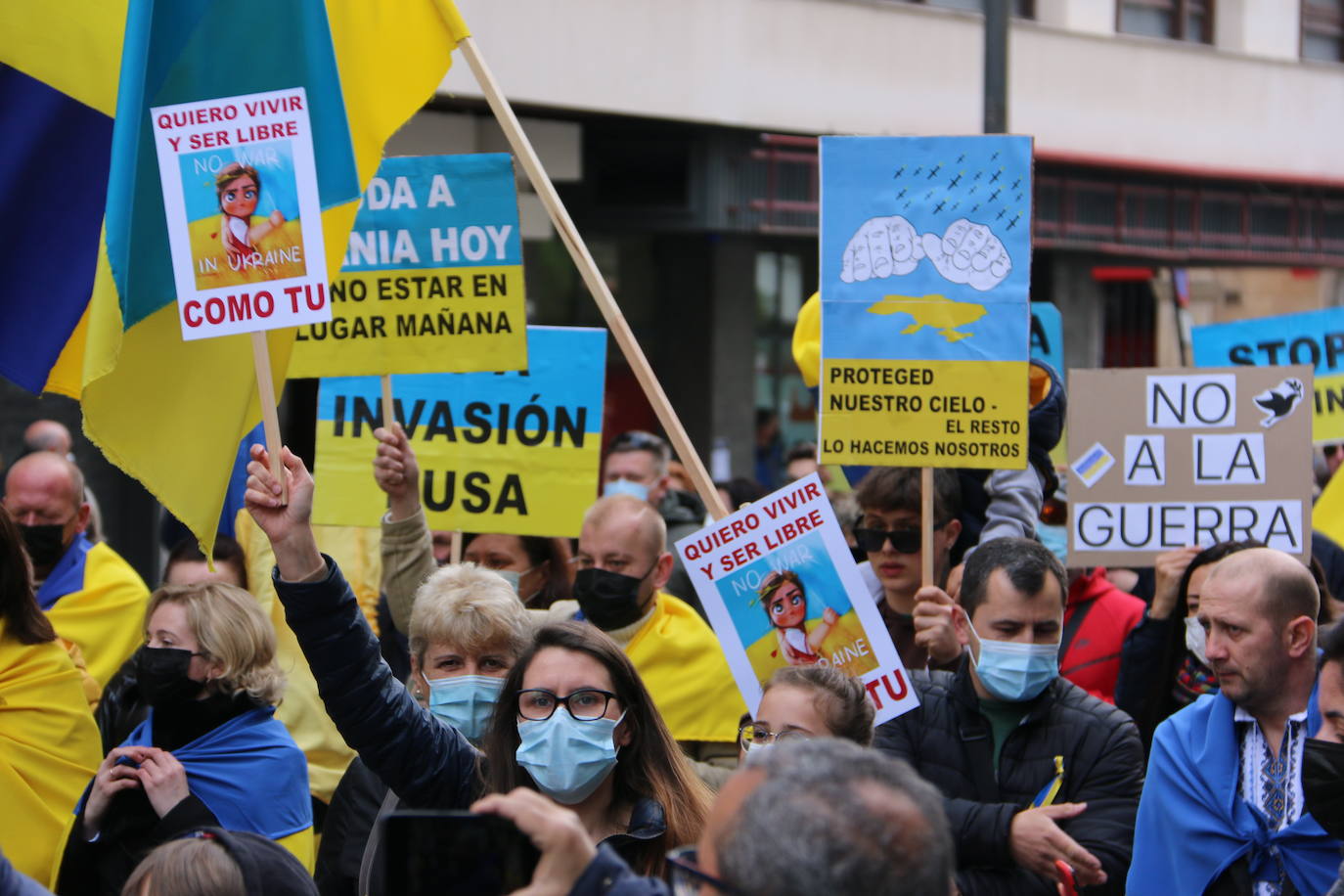 Miles de personas recorren la distancia entre Guzmán y Botines para apoyar al pueblo ucraniano en la guerra que están sufriendo a miles de kilómetros.