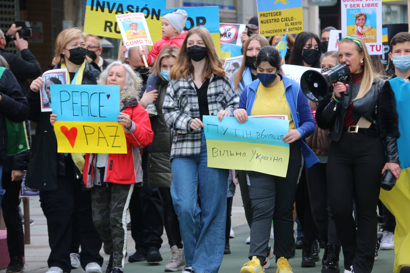 Miles de personas recorren la distancia entre Guzmán y Botines para apoyar al pueblo ucraniano en la guerra que están sufriendo a miles de kilómetros.