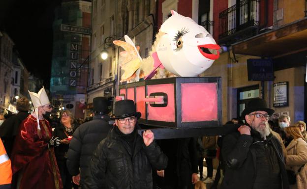 Galería. Cortejo fúnebre del Entierro de la Sardina.