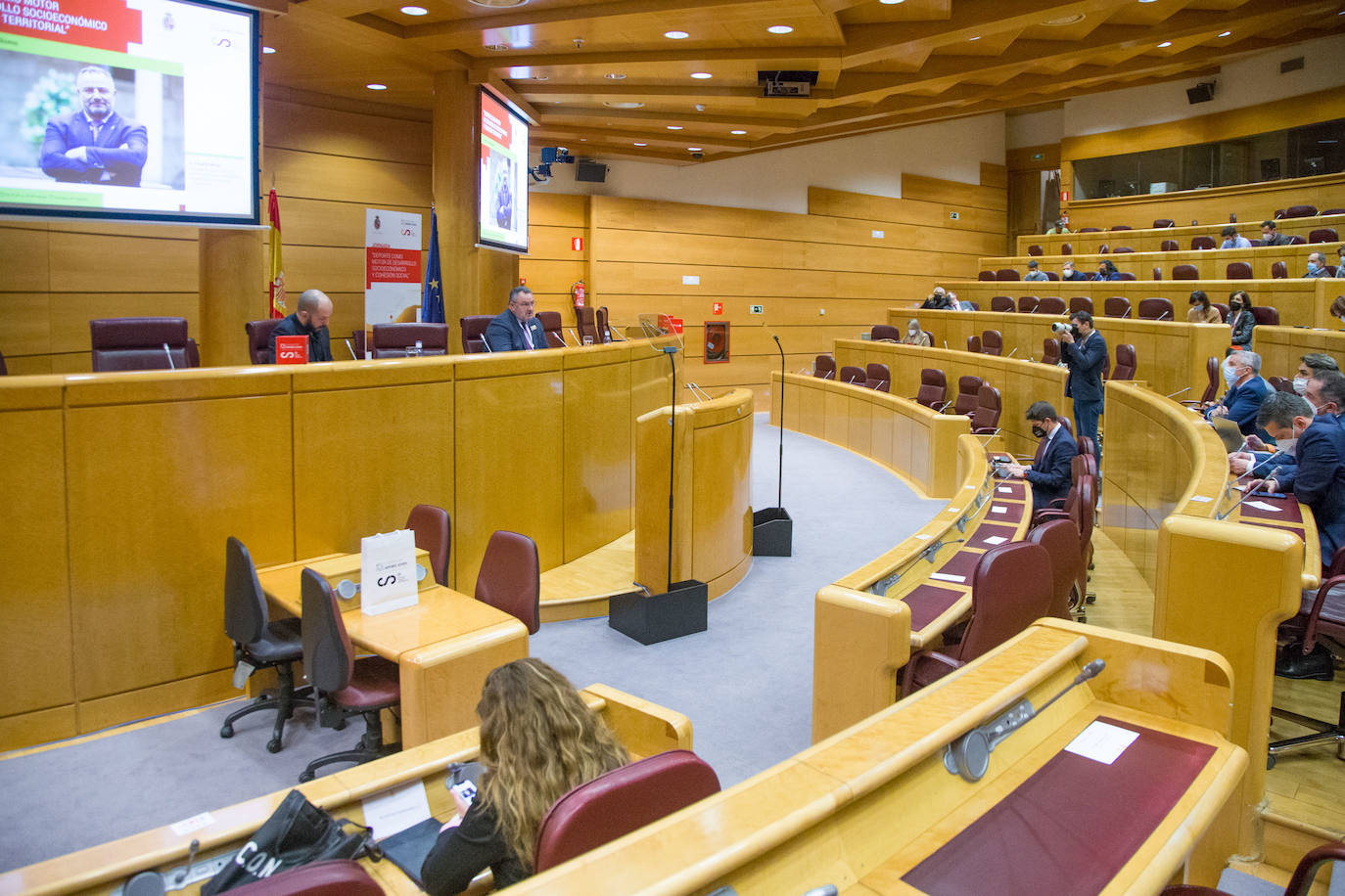 Morán reclama en el Senado la participación de los gobiernos locales en las políticas públicas deportivas. El presidente de la Diputación de León representa a la FEMP con una ponencia sobre 'Deporte y municipalismo' en la jornada celebrada en la Cámara Alta. 