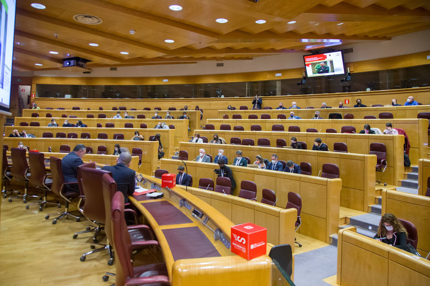 Morán reclama en el Senado la participación de los gobiernos locales en las políticas públicas deportivas. El presidente de la Diputación de León representa a la FEMP con una ponencia sobre 'Deporte y municipalismo' en la jornada celebrada en la Cámara Alta. 