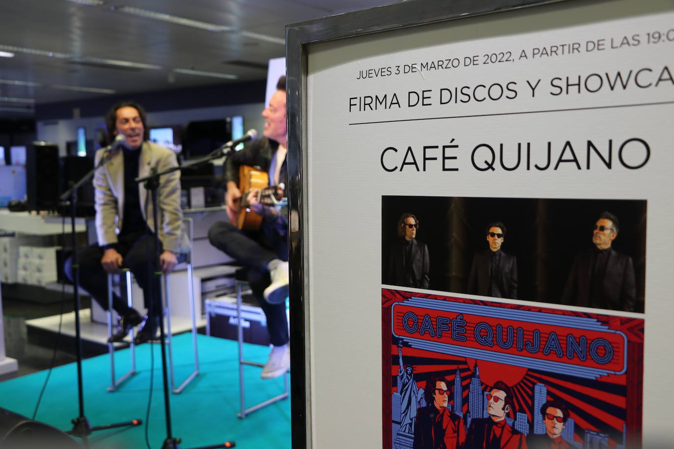 El trío leonés ofrece un showcase y firma de discos de su último trabajo musical.