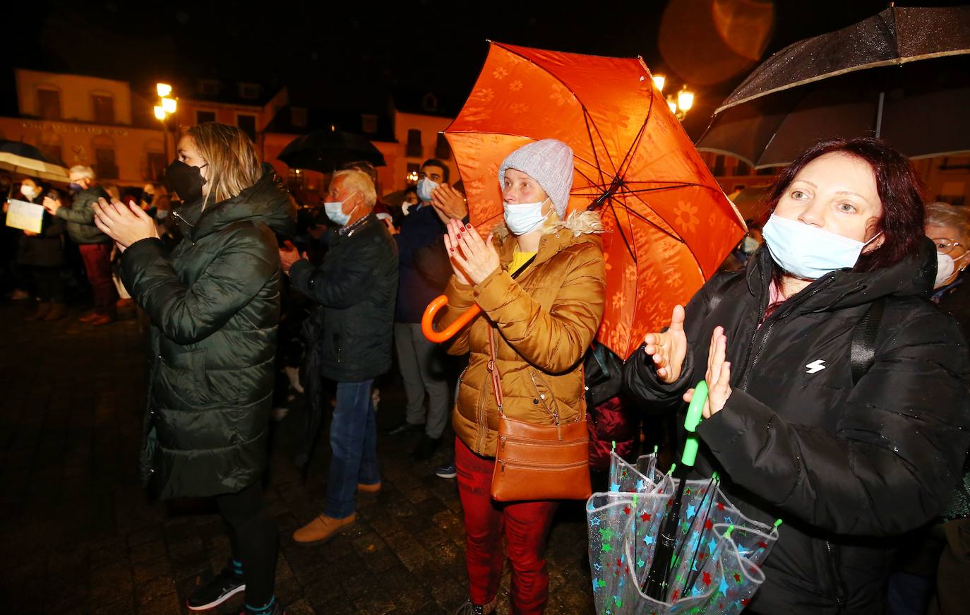 Concentración de Apoyo a Ucrania en la plaza del Ayuntamiento en Ponferrada. 