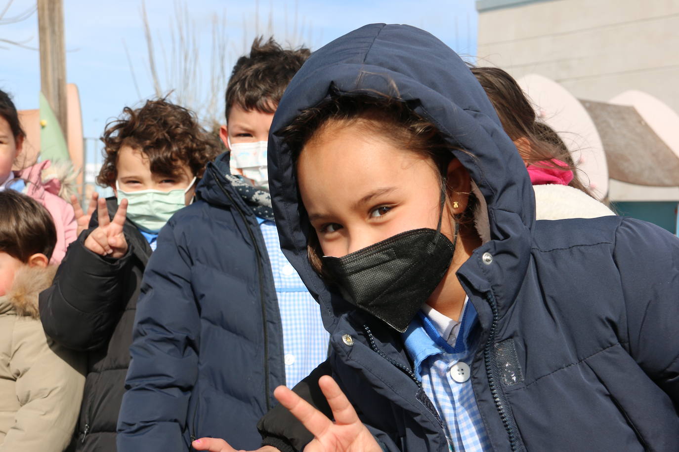 Este centro educativo de referencia en León oferta los niveles de Educación Infantil, Primaria y Secundaria y apuesta por la inclusión y atención al a diversidad, la educación digital y el compromiso con la pedagogía del cuidado, de la confianza mutua, del desarrollo académico y cívico y hacia la interioridad.