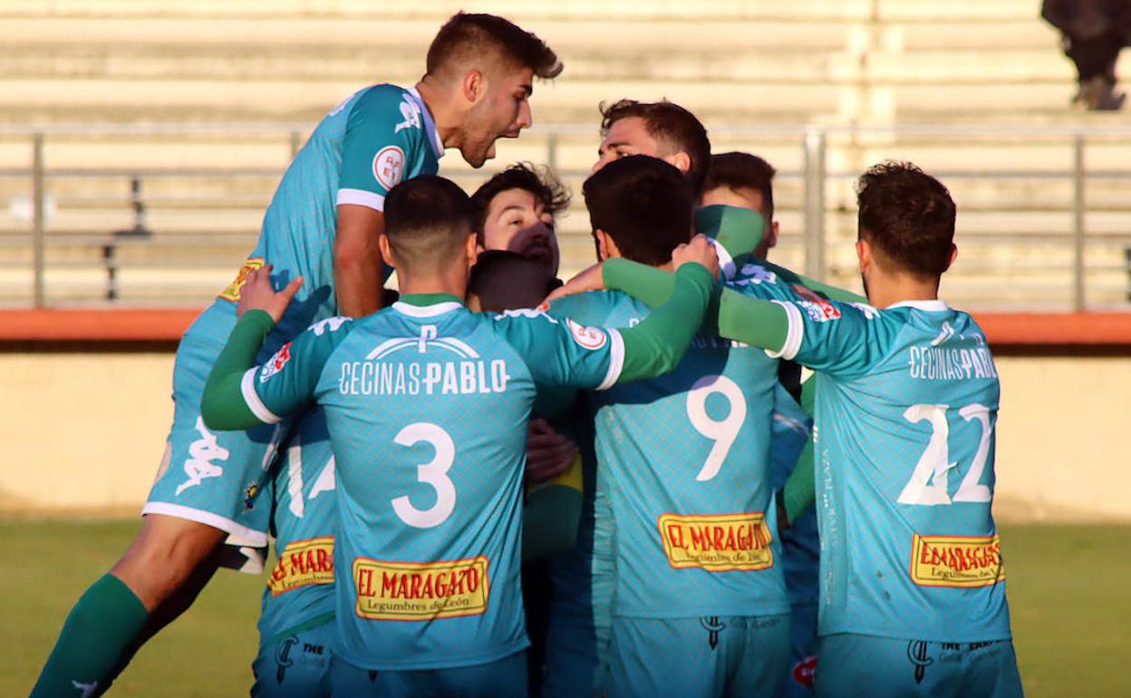 Un Atlético Astorga en racha tratará de acercarse aún más al playoff.