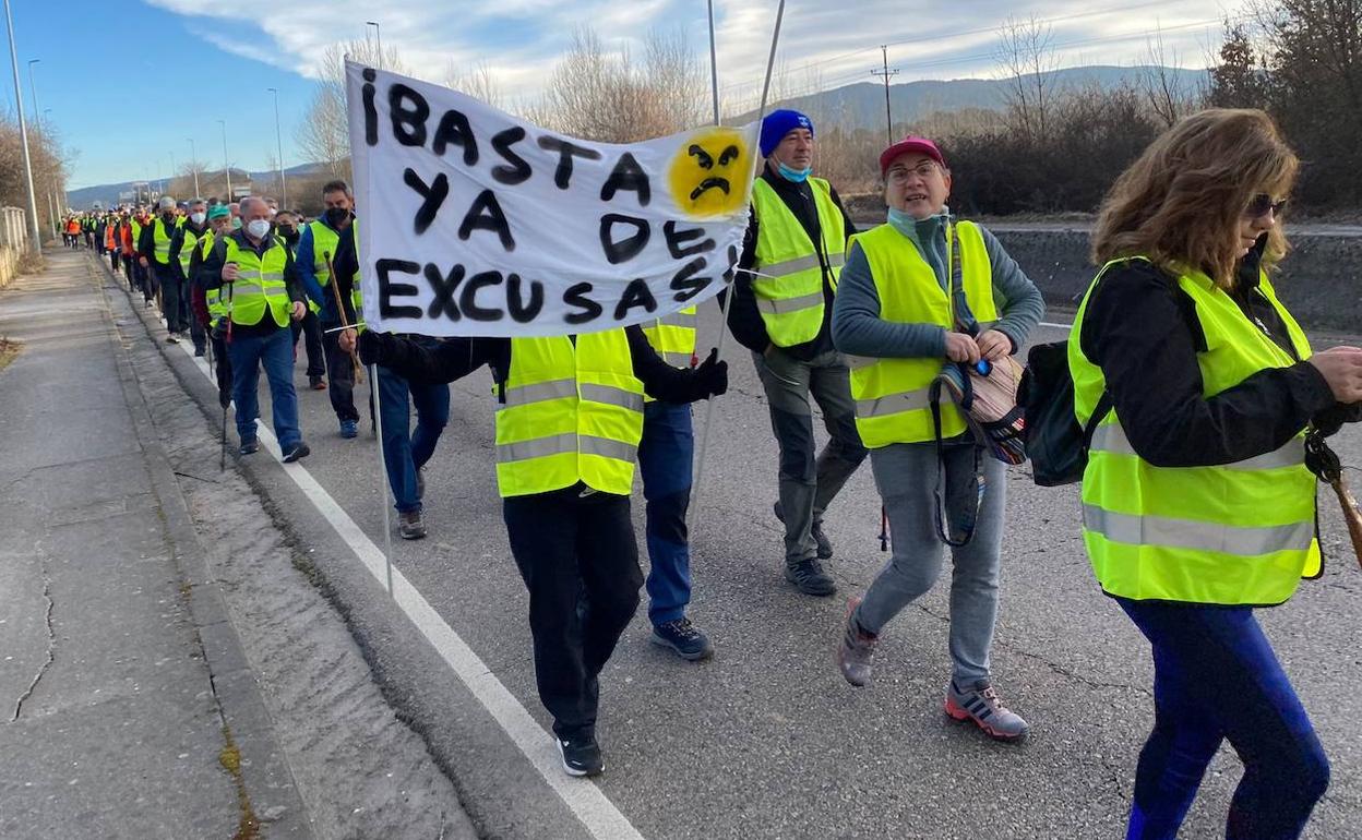 Imagen de la marcha blanca por la sanidad de Laciana. 