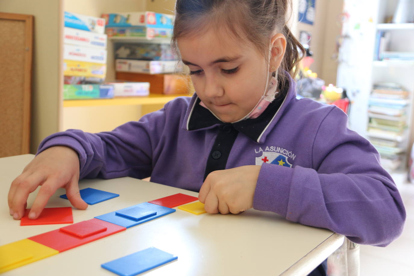 Este centro de referencia en León oferta educación desde guardería hasta bachillerato | Compaginar proyectos de innovación docente con la cercanía y el acompañamiento a los alumnos en todas las etapas hacen de este centro concertado un entorno privilegiado para el aprendizaje.