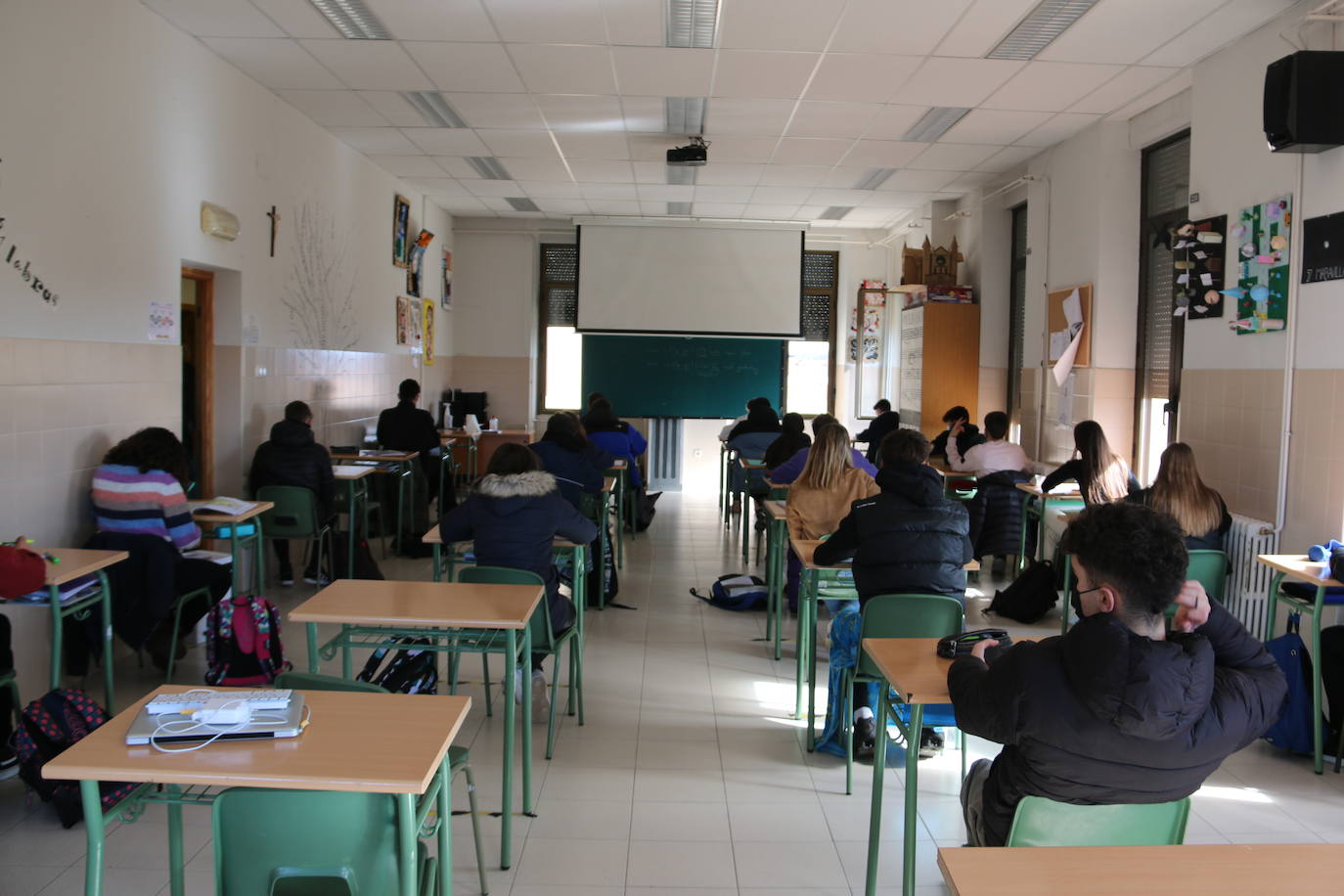 Este centro de referencia en León oferta educación desde guardería hasta bachillerato | Compaginar proyectos de innovación docente con la cercanía y el acompañamiento a los alumnos en todas las etapas hacen de este centro concertado un entorno privilegiado para el aprendizaje.