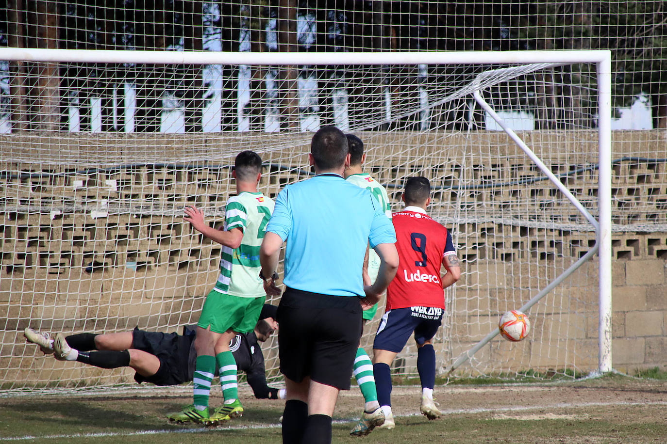 Los verdiblancos se enfrentan en la 26ª jornada del grupo 8 de la Tercera RFEF en Los Dominicos.