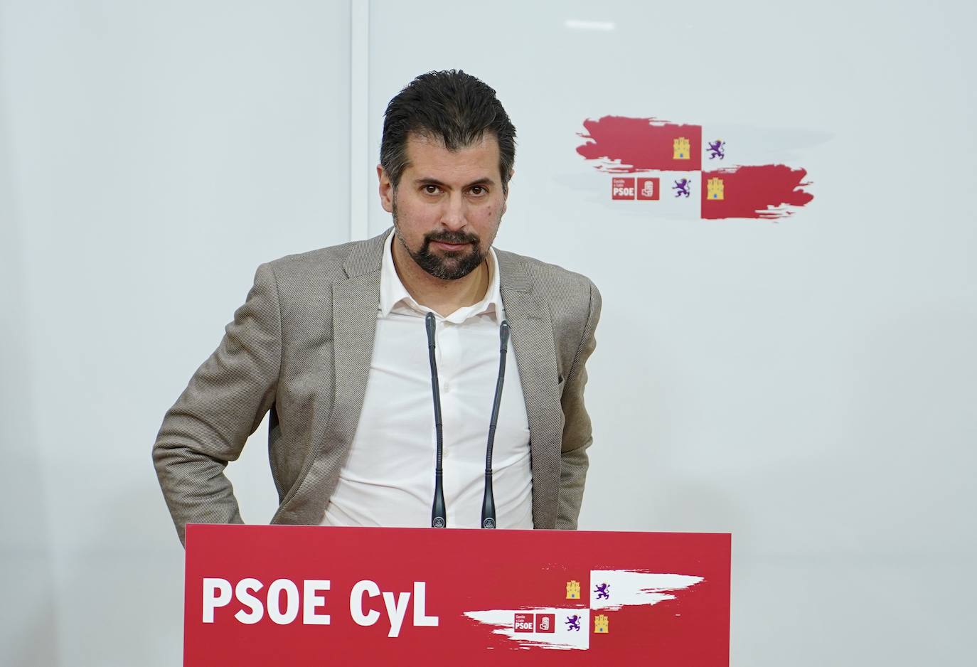 El secretario general del PSOECyL, Luis Tudanca, comparece en rueda de prensa tras presidir la reunión de la Comisión Ejecutiva del Partido Socialista de Castilla y León.