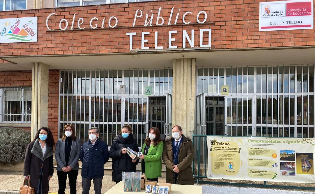 La Junta entrega 286 lupas a los colegios distinguidos con el sello ambiental 'Centro Educativo Sostenible'