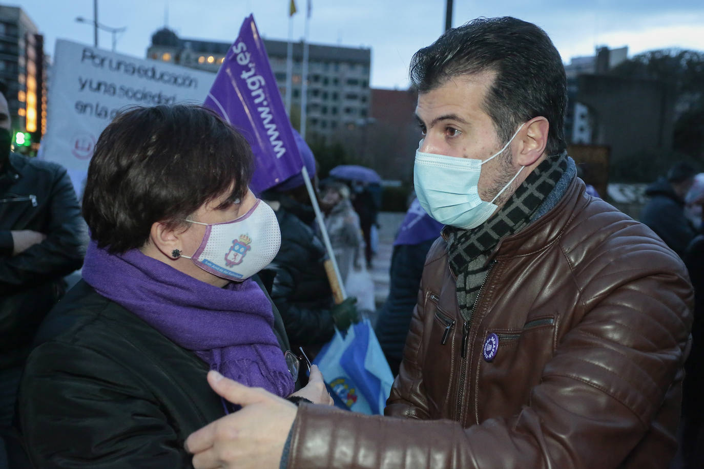 Las calles de la capital se han teñido de violeta en la manifestación reivindicativa del Día Internacional de la Mujer.