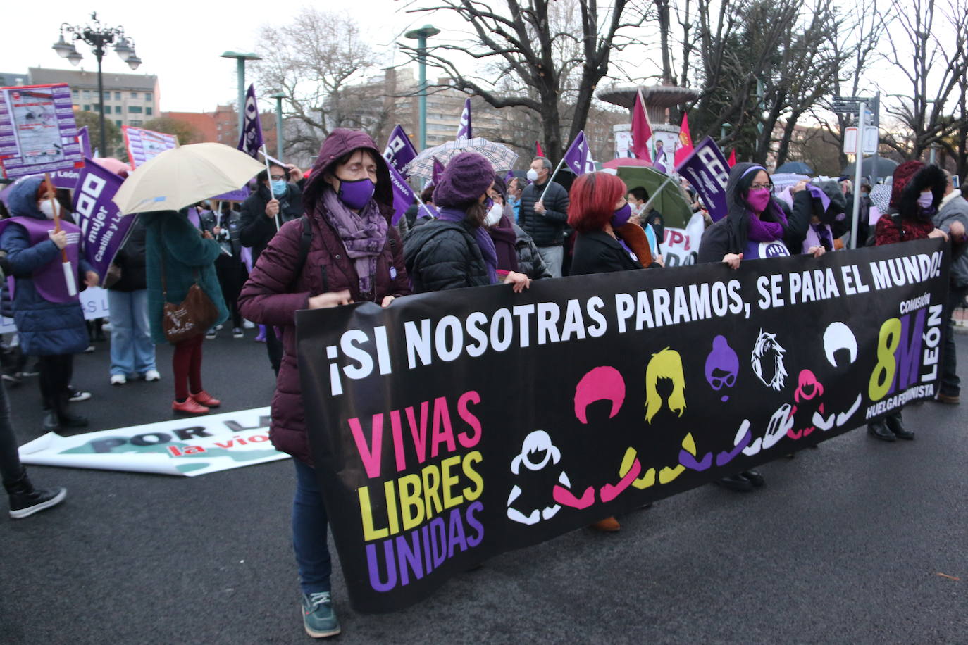 Las calles de la capital se han teñido de violeta en la manifestación reivindicativa del Día Internacional de la Mujer.