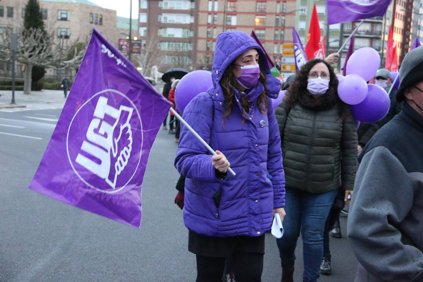 Las calles de la capital se han teñido de violeta en la manifestación reivindicativa del Día Internacional de la Mujer.