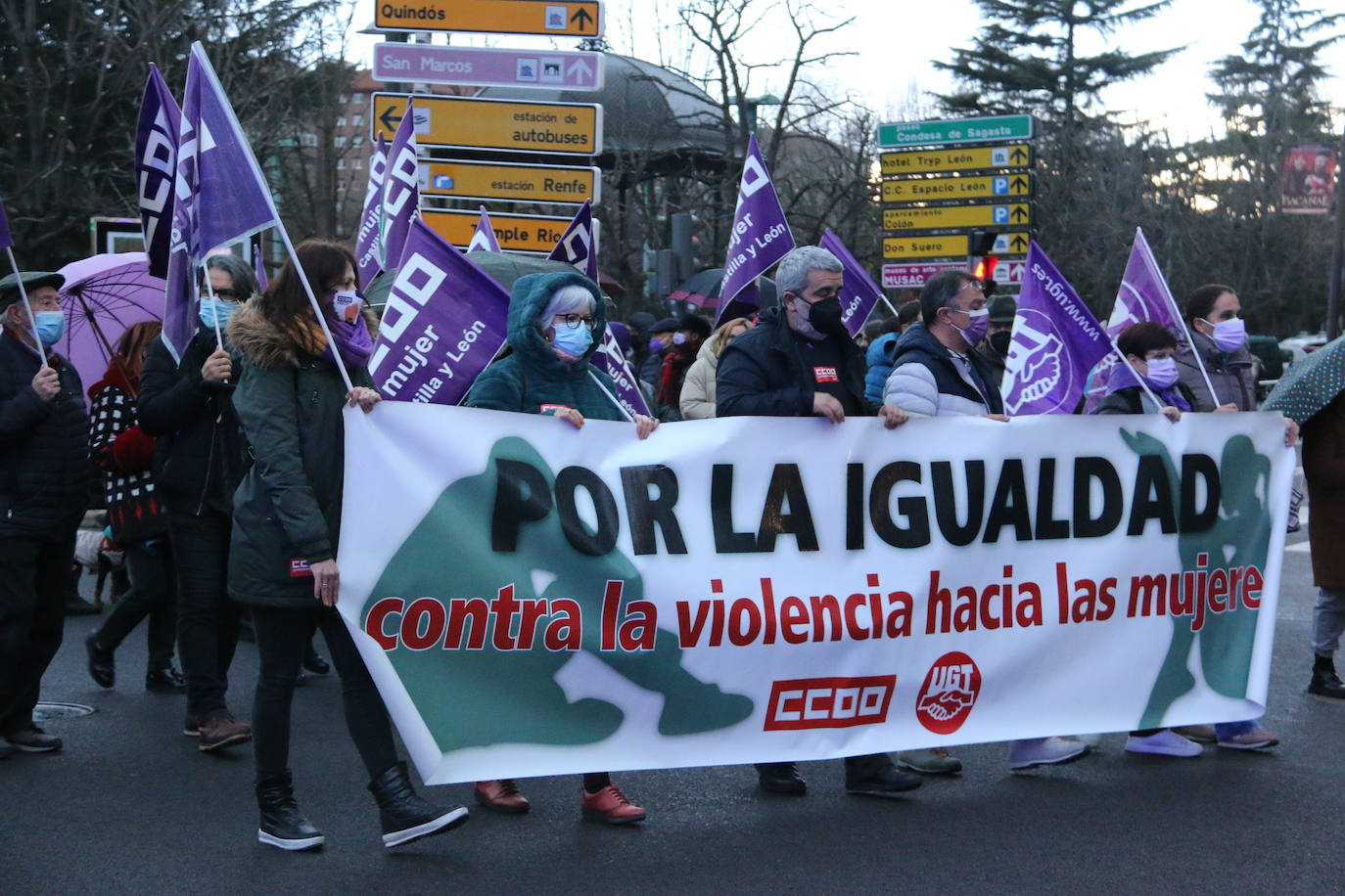 Las calles de la capital se han teñido de violeta en la manifestación reivindicativa del Día Internacional de la Mujer.