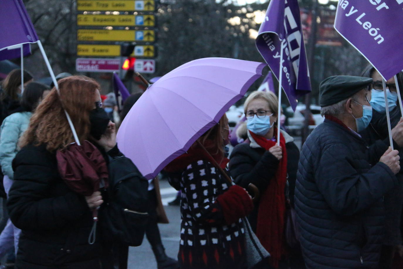 Las calles de la capital se han teñido de violeta en la manifestación reivindicativa del Día Internacional de la Mujer.