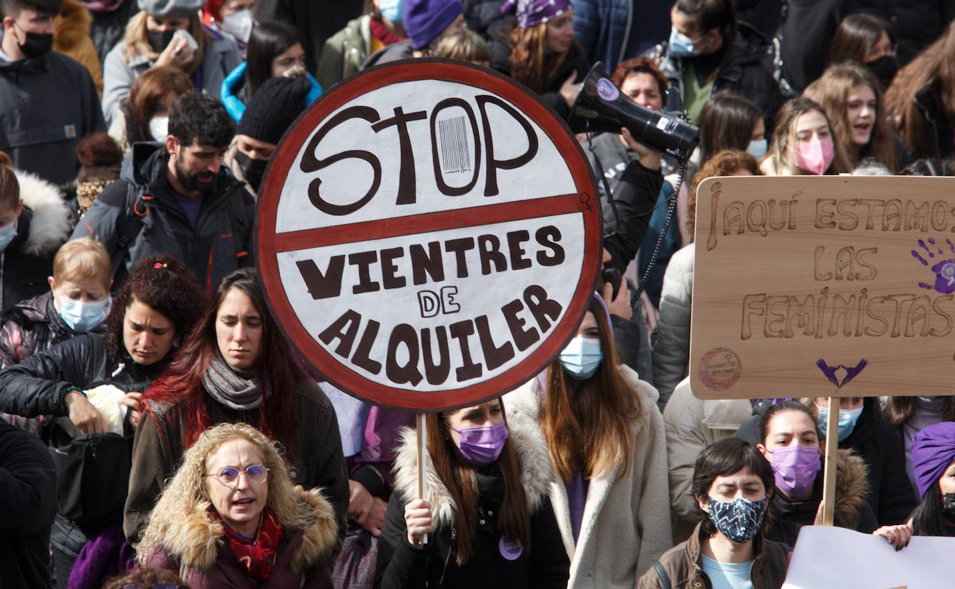 Manifestación de la Asociación de Mujeres Feministas Bercianas en Ponferrada. 