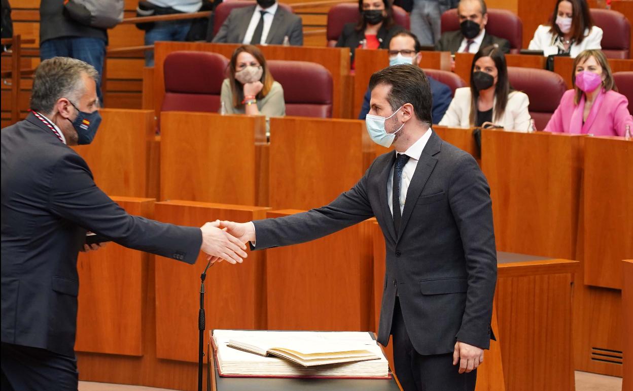 Luis Tudanca toma posesión en el Pleno de constitución de las Cortes de Castilla y León.