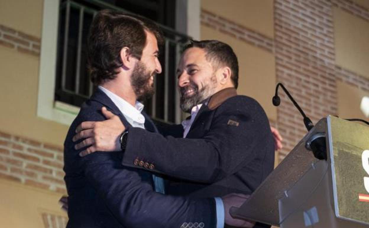 Abascal y García Gallardo durante la campñaña electoral en Castilla y León.